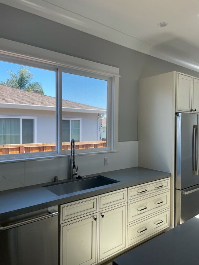 Building Photo - SUNNYVALE - Brand New Construction. 4 Bed 3 Full Bath in Quiet Sunnyvale Neighborhood.