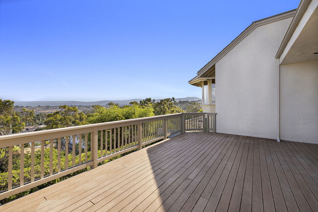 Building Photo - 31 Saint Tropez