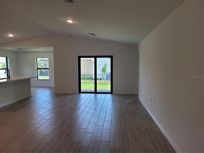 Building Photo - 11383 Baggot Ave