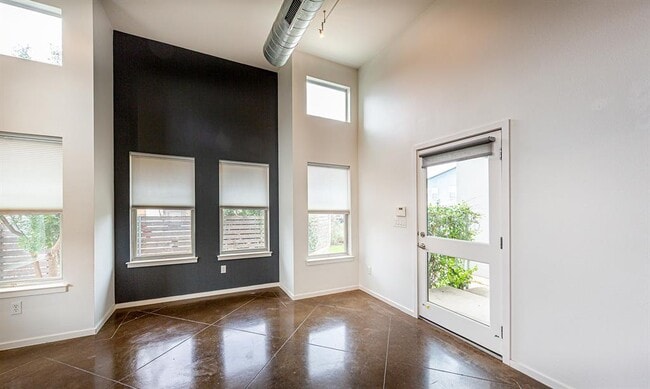 Building Photo - 3803 Byron Dr