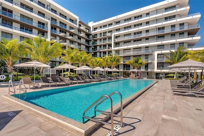 Building Photo - 2960 NE 207th St