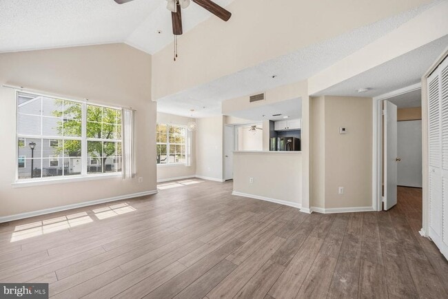 Building Photo - 14053 Vista Dr