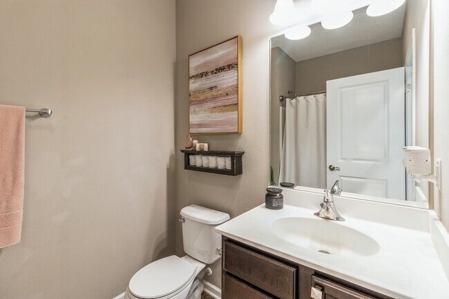 Building Photo - 1588 Foxtail Dr SE