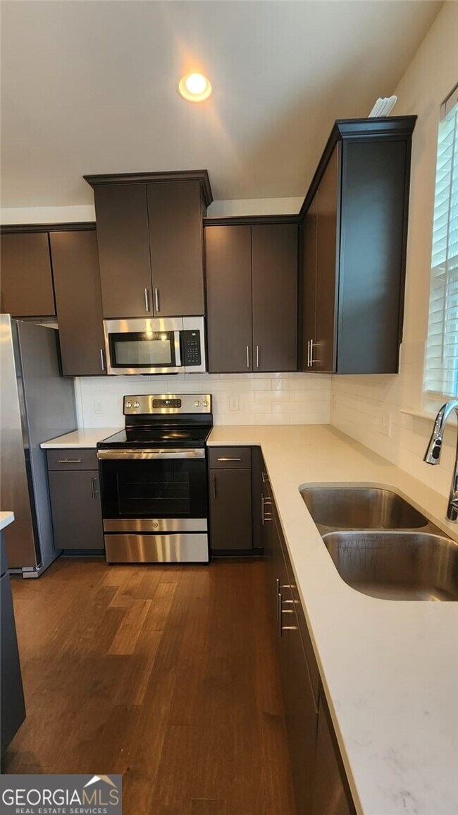 Building Photo - 300 Auburn Valley Wy