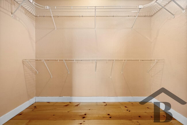 Building Photo - 1543 S Tuscany Ct