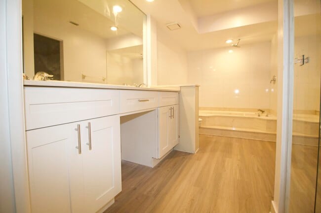 Building Photo - 3797 Park Lane Villas Rd