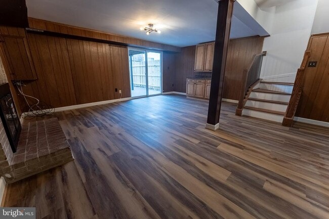 Building Photo - 7426 Rhondda Dr