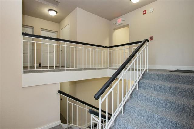 Building Photo - 100 Grandview Ct