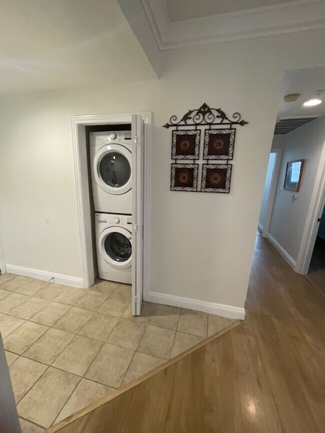 Building Photo - Meridian 2 Bd / 2 Ba with Laminate Flooring in Living Room & Bedroom Areas