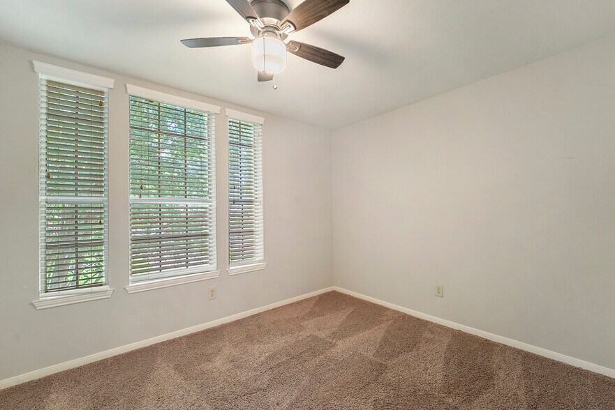 Building Photo - 14232 Reissen Ln