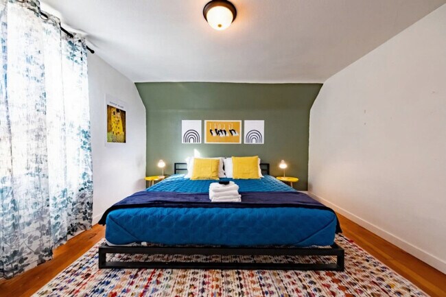 Building Photo - 170 E 100 N