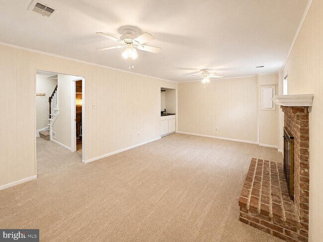 Building Photo - 9316 Arlington Blvd