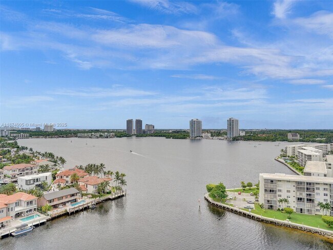 Building Photo - 1000 W Island Blvd