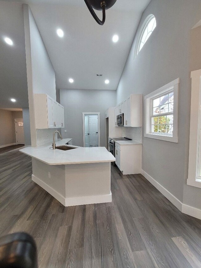 Building Photo - 516 June Bug Ct