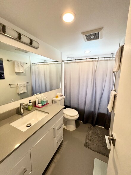 Building Photo - 110 Erie Ave