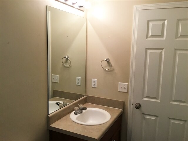 Building Photo - 116 Spring Lakes Dr