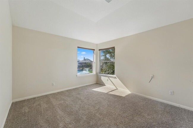 Building Photo - 14326 Tasmania Ct