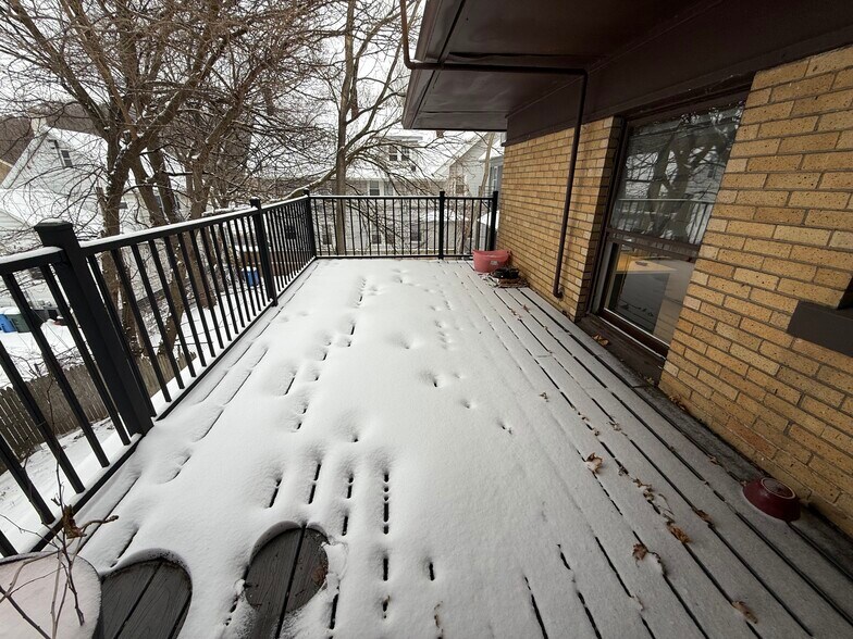 Building Photo - 1160 Monroe Ave