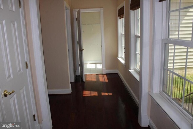 Building Photo - 41833 Bristow Manor Dr