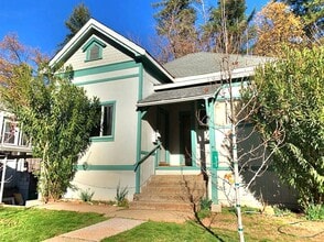 Building Photo - Remodeled 1-bedroom duplex near downtown Placerville.