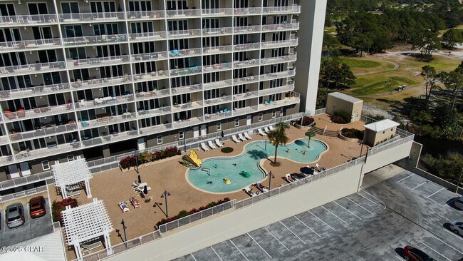 Building Photo - 9902 S Thomas Dr