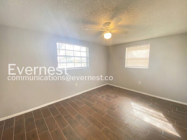 Building Photo - 6723 Ranchwood Loop