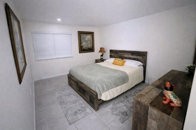 Building Photo - 3300 Fox Chase Cir