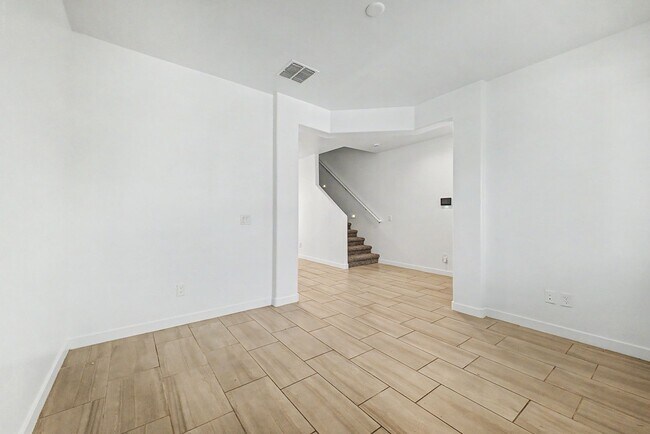 Building Photo - 10984 W Pierce St