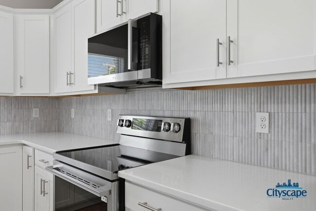 Building Photo - SWANKY NEW 2 BEDROOM APARTMENT IN THE CHURCH HILL NEIGHBORHOOD