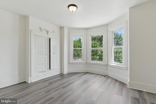 Building Photo - 22 N 53rd St