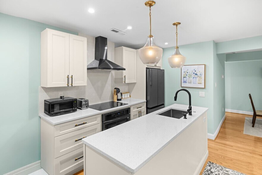 Building Photo - 9820 Georgia Ave