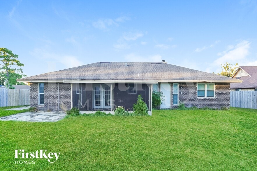 Building Photo - 2391 Stonebridge Dr