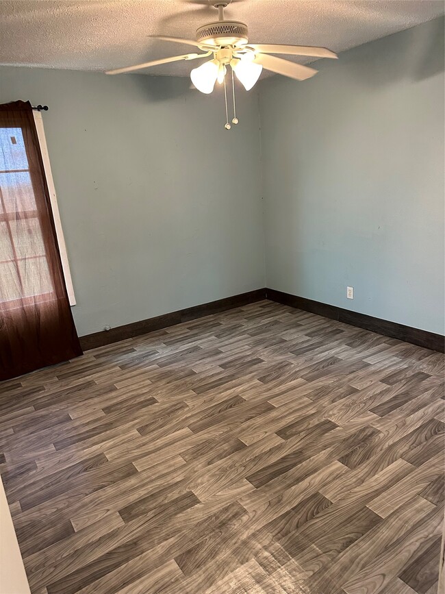 Building Photo - 205 Burke Rd