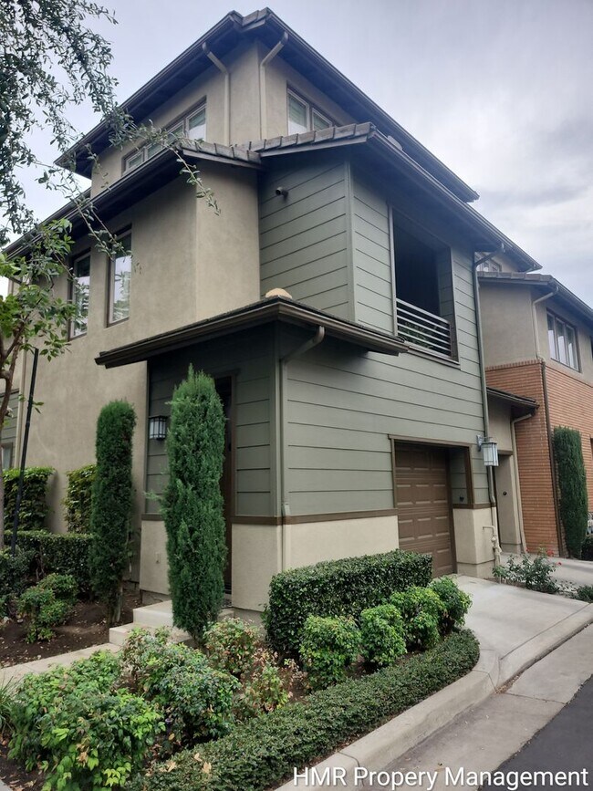 Primary Photo - Modern 2-Bedroom Condo Near Victoria Gardens