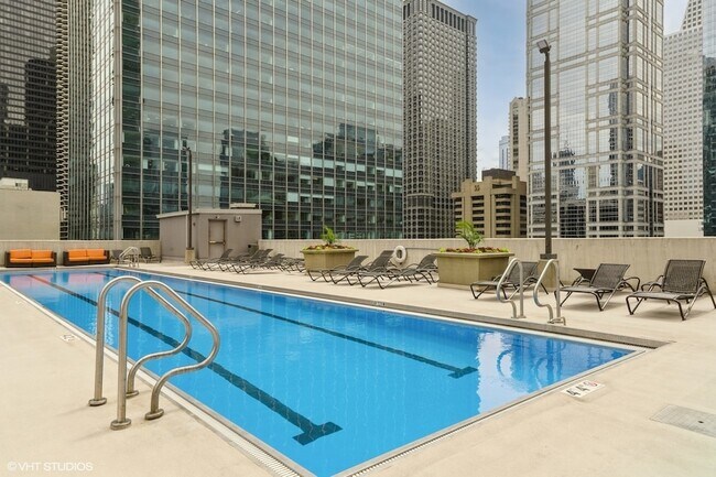 Building Photo - 345 N LaSalle St