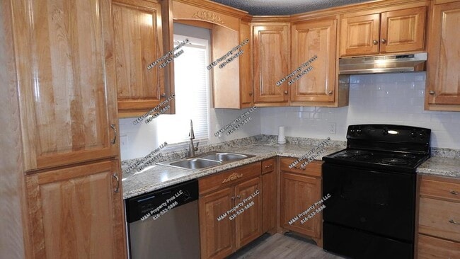 Building Photo - 1625 Holt Ln