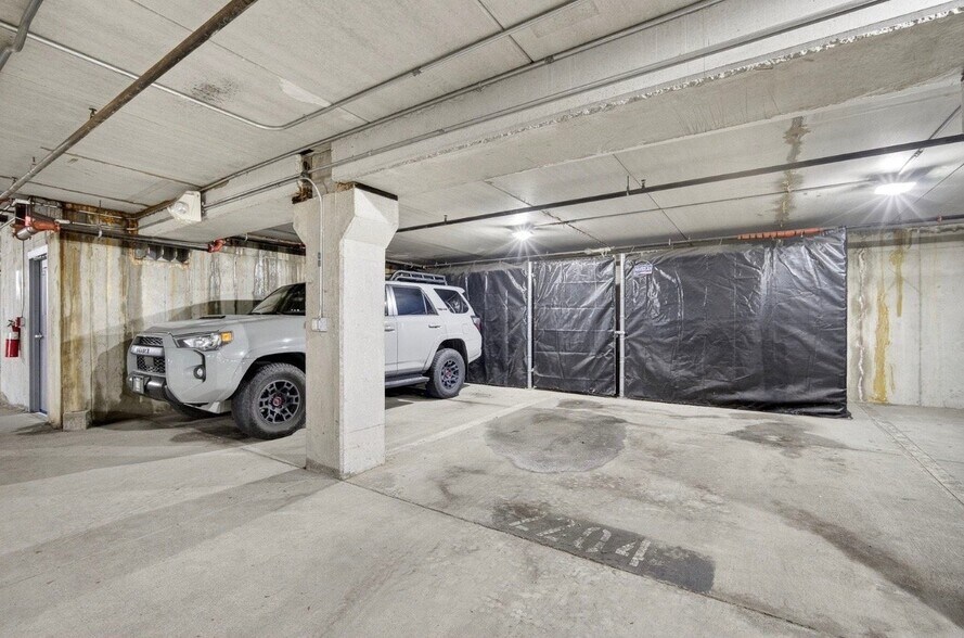 Building Photo - 640 S 50th St