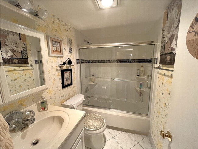 Building Photo - 9501 Seagrape Dr