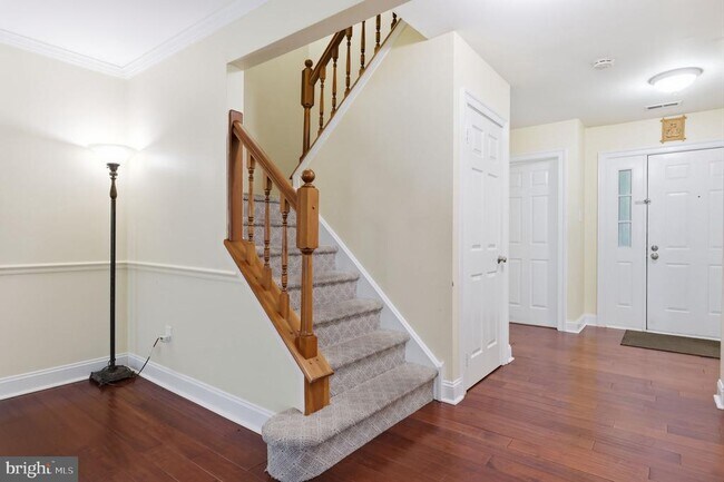 Building Photo - 44 Gaylord Ct