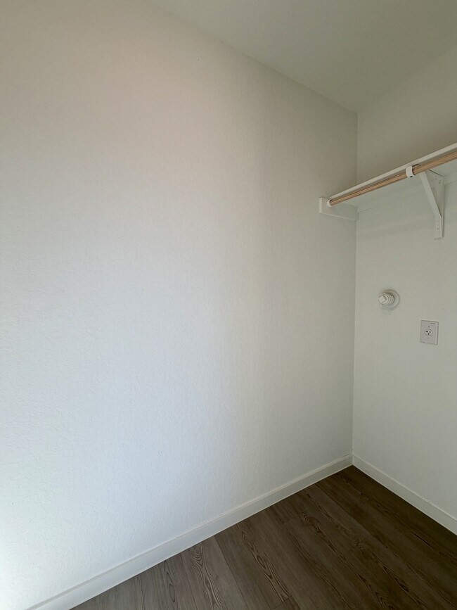 Building Photo - 14536 Azzurro Stone