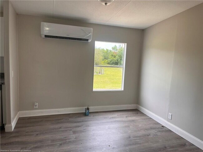 Building Photo - 3-Bedroom and 2 Bathroom Mobilehome