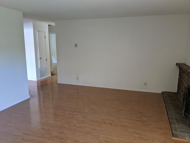 Building Photo - 41454 Paseo Padre Pkwy