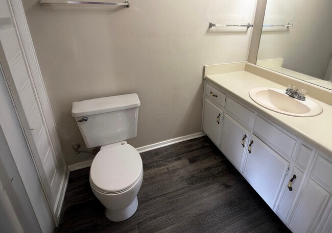 Building Photo - 6481 Summer Creek E