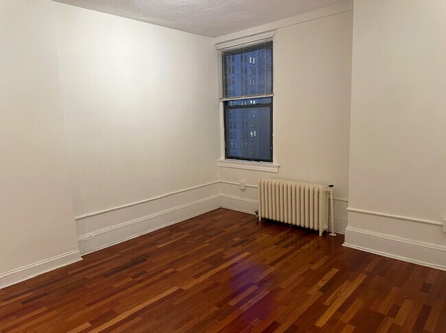 Building Photo - 1324 Locust St