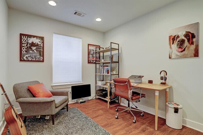 Building Photo - 1308 Ruthven St