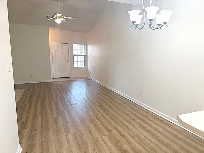 Building Photo - 7751 Lipscomb Dr