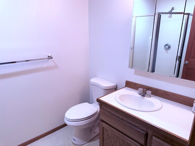 Building Photo - 4721 242nd Ave SE