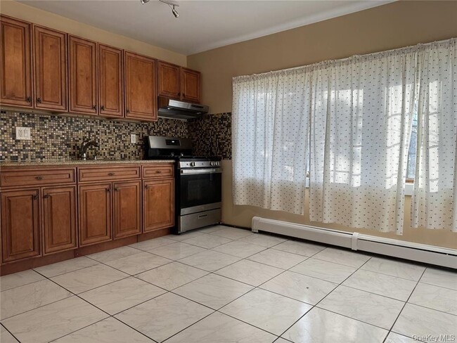 Building Photo - 33 Clarissa Dr