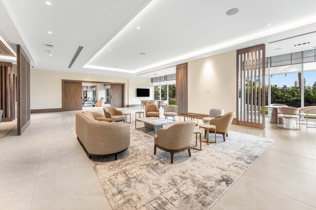 Building Photo - 220 Lake Shore Dr