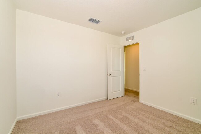 Building Photo - 2219 Rock Dr